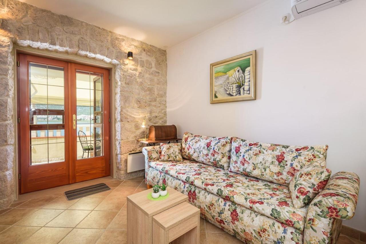 Apartment Jadranka With Sea View In Rogotin Exterior photo